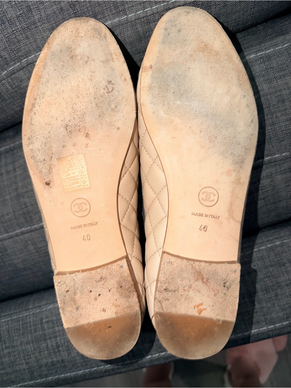 CHANEL Blush Beige Quilted Leather Ballet Flats with CC Bow - Picture 3 of 8